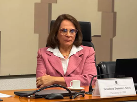 Damares Alves revela que está com câncer de mama