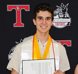 25seniorawards-079_edited_edited_edited.jpg