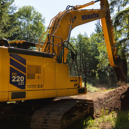 Komatsu PC220LCi-12 excavator with factory Intelligent Machine Control, official Komatsu product photo