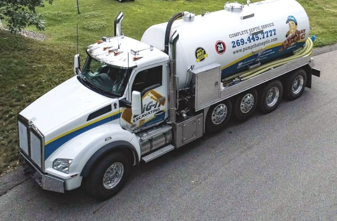 Kenworth T880 dump truck chassis, representative equipment financed by new CDL holders entering Florida's aggregate and construction hauling trades.