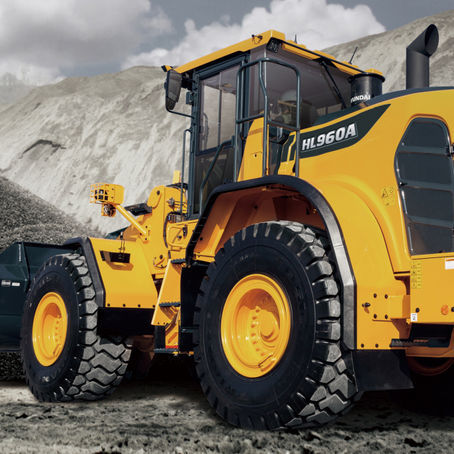 CAT 950 GC medium wheel loader, official Caterpillar product photo