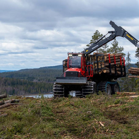 Komatsu 898 forwarder, official Komatsu Forest product photo