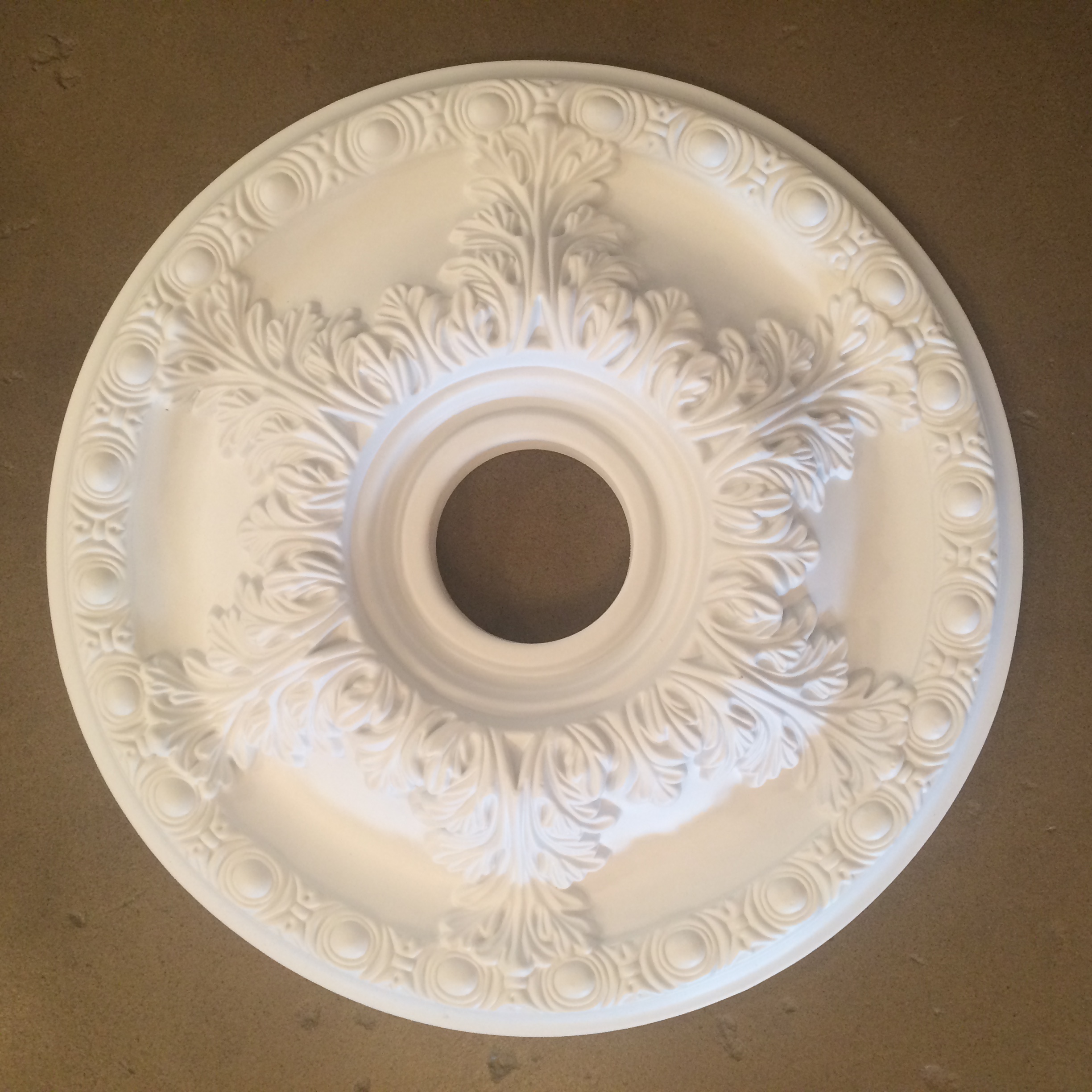 18" Leaf Medallion $24.99
