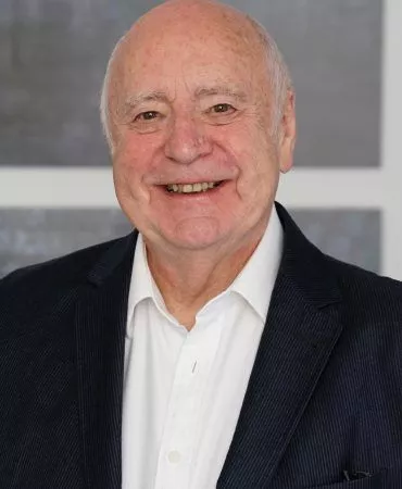 dlf-portrait-21-370x450-1.webp