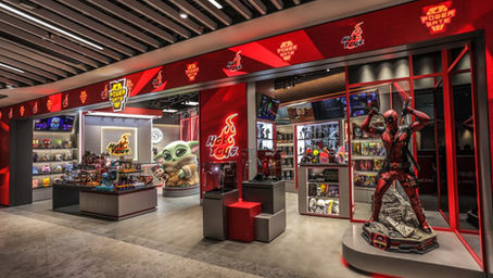 玩具迷注意！Hot Toys Power Gate登陸啟德零售館  1.8米巨型Grogu/殿堂級1:1 真人 比例 死侍雕像打卡必去