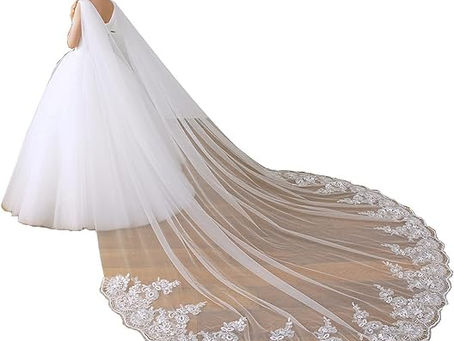 Wedding Capes – A Uniquely Elegant Addition to Your Bridal Outfit