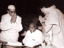 ஏழை மக்கள்களின் முதல்வர்,உலகம் போற்றும்உத்தம தலைவர்,அழியா புகழுக்கு சொந்தக்காரர், கர்மவீரர் காமராஜர்