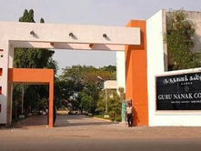 வேளச்சேரி குருநானக் கல்லூரி மாணவர்கள்  மோதல்,  நாட்டு வெடிகுண்டை கையிலெடுத்த மாணவர்கள் ?