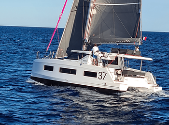 location catamaran 06 37-3.png
