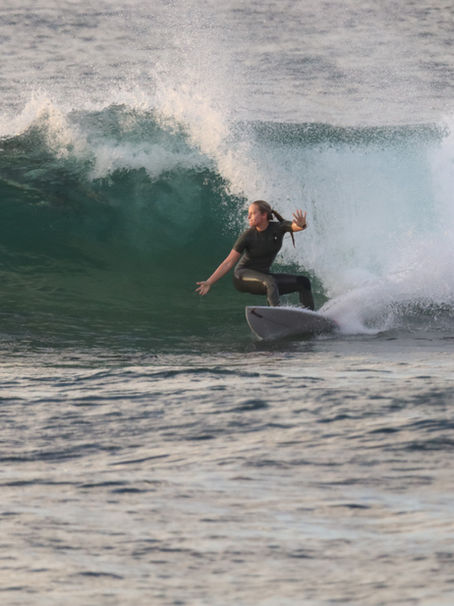 Hoe word ik beter in surfen? Surfgirl Elin Geerlings geeft tips!