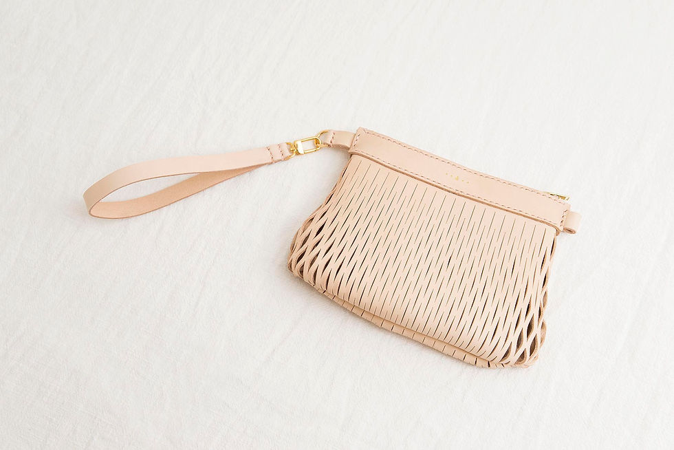 縮圖：貝殼牛皮手縫袋 細版（原色/光面黑色/ 啞面黑色/深啞啡色/光面焦糖色）