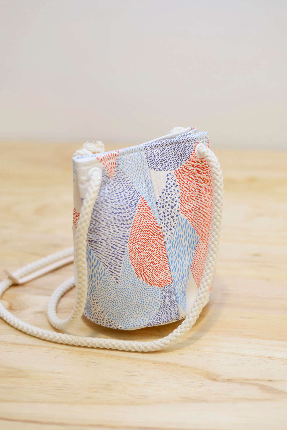 縮圖：E02 日本布版  小袋系列 E 款 Mountain - Red and Blue