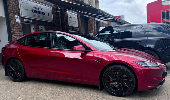 Luxury car alloy wheel repair and refinishing service