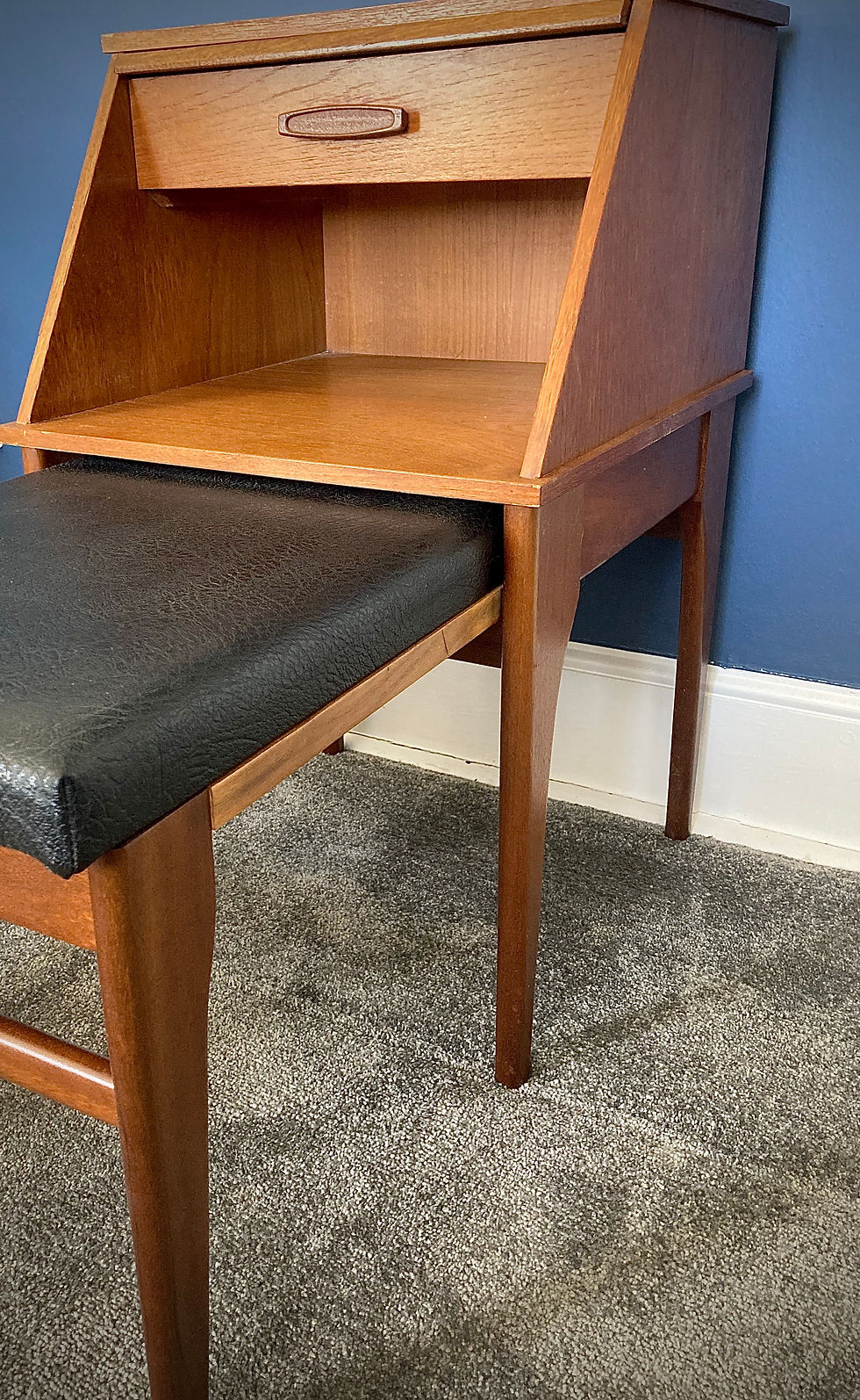 Thumbnail: Chippy Telephone Stool