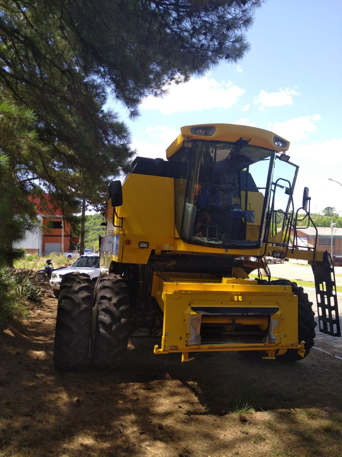 COLHEITADEIRA NEW HOLLAND TC 5070