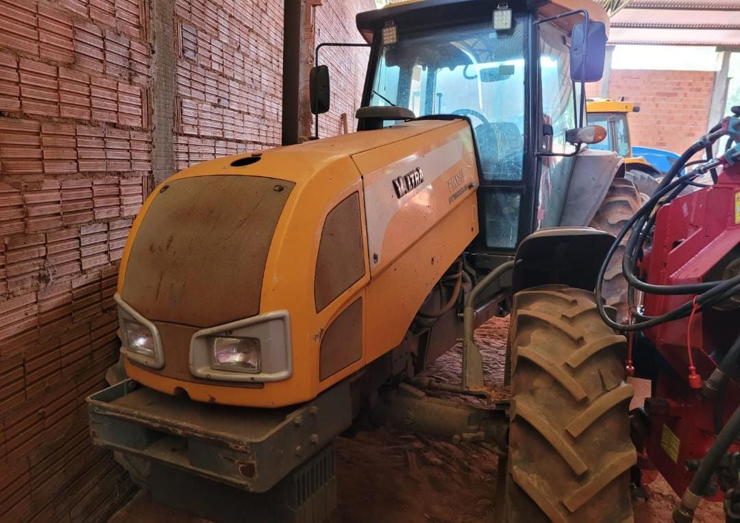 Trator Valtra BM 125