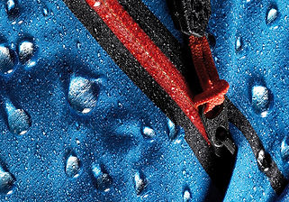 Wasserabweisender blauer Stoff mit Reißverschluss