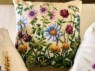 手作り刺繍のクッション
