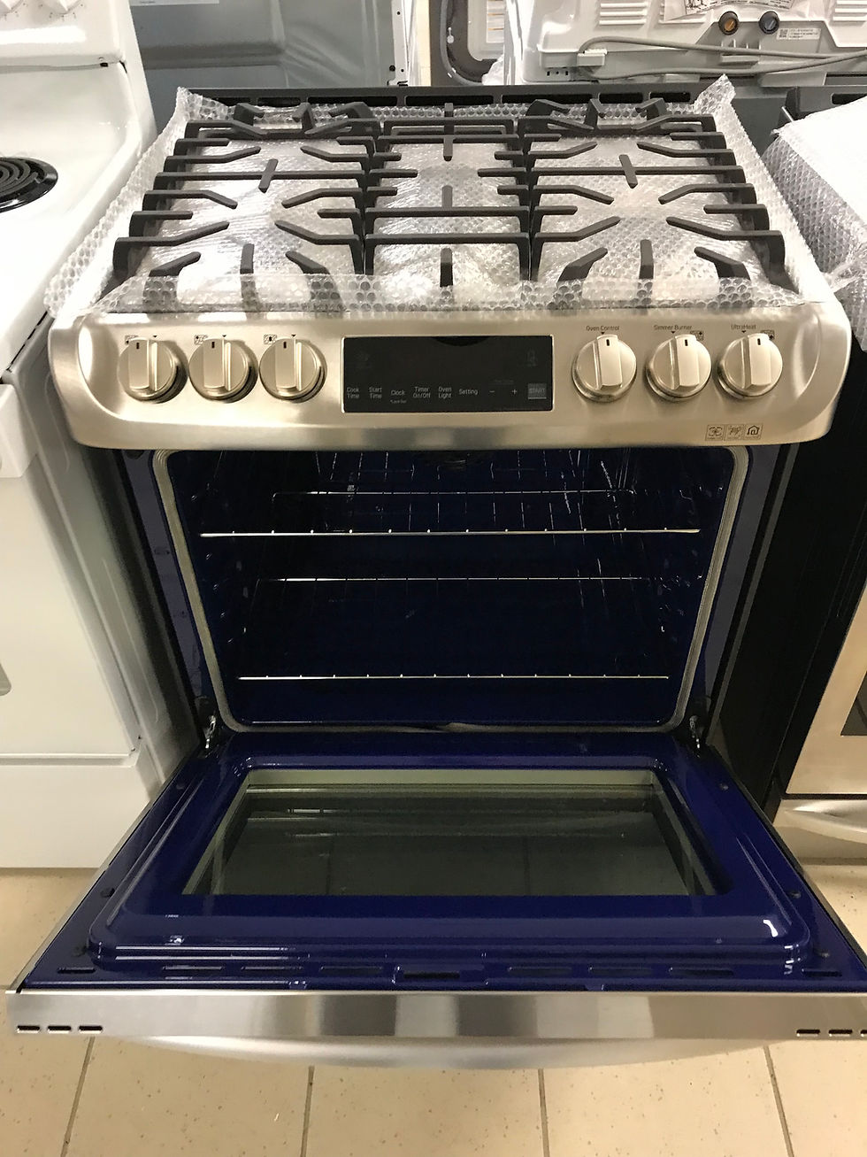 Thumbnail: LG LSG5513ST Range, Free Standing & Slide In, Gas Range, 30 inch Exterior Width,