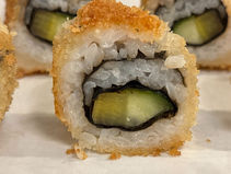 home-made vegan fried oshinko uramaki sushi recipe.