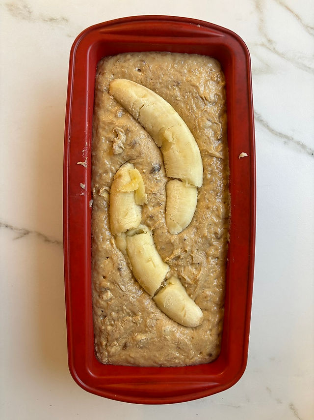 Preparing banana bread sourdough