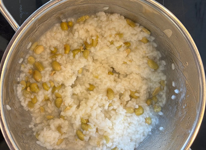 sushi rice with edamame beans