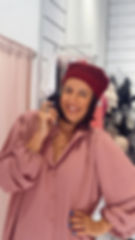 תוספות שיער קצר בגוונים שונים מחוברות ברצועות למעלה