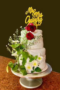 Wedding cake handcrafted and personalized by Strutz Art Café