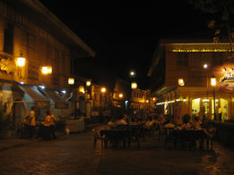 Night scene with restaurants in Calle Crisologo, Vigan