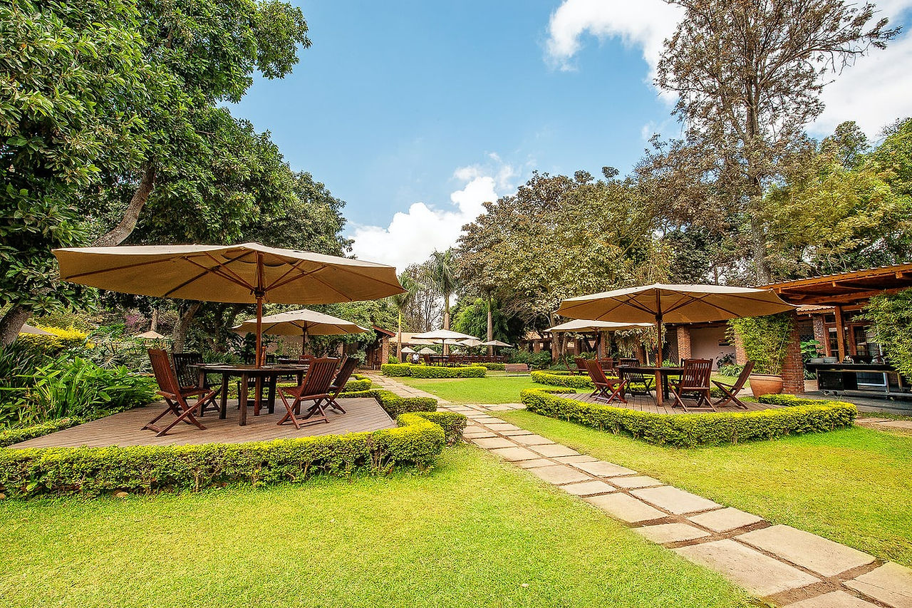 Arusha Coffee Lodge - Outside Resting Places