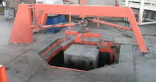 The prefabricated installation for manhole base consists of a vibrating table, internal and external mouldes of manhole base,
