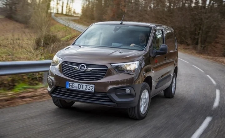Miniatura: Opel Combo-e Life