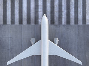 滑走路に飛行機