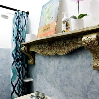 The Pachamama Hostel 4 bed bunk bed dormitory has a private internal bathroom with shower.