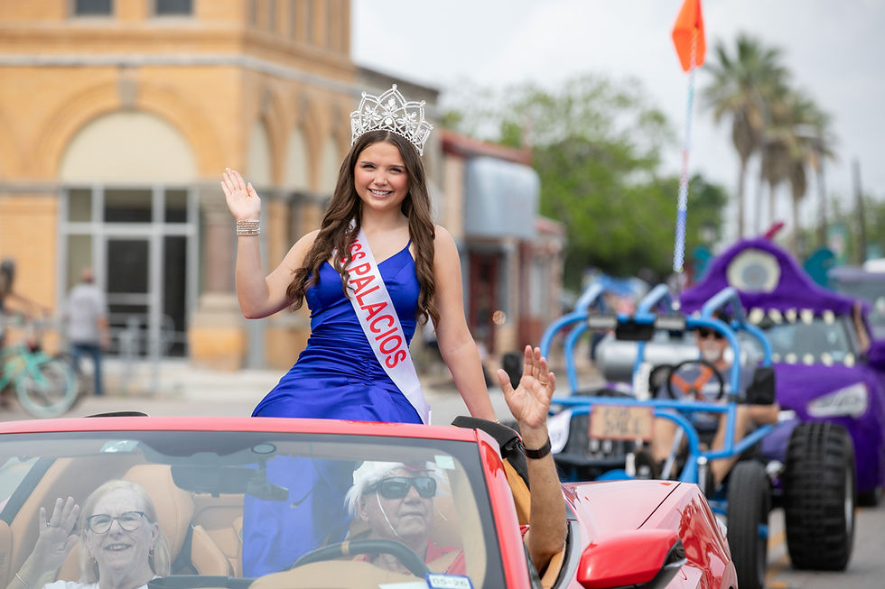 Miss Palacios waving at the Matagorda Bay Birdfest parade
