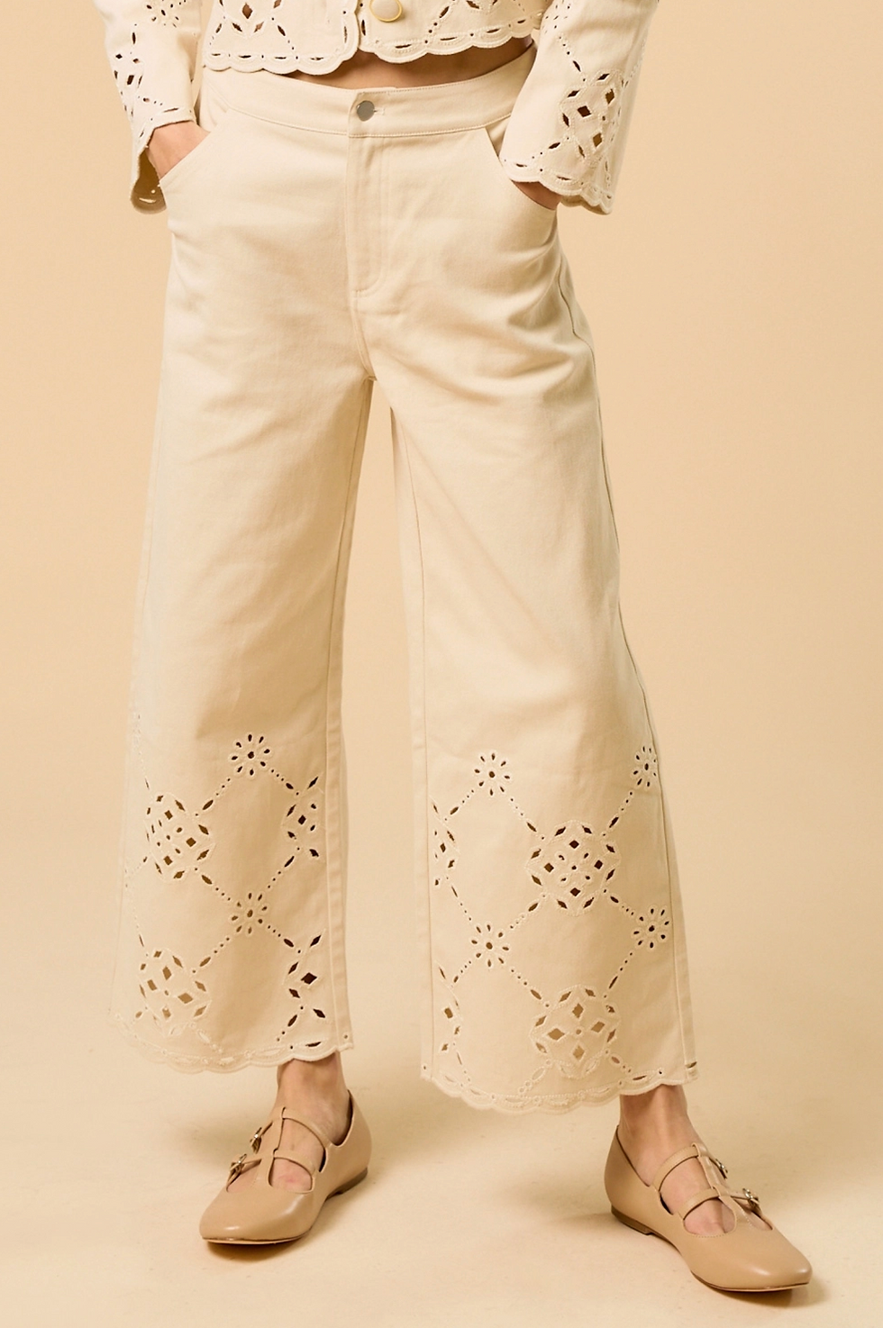 SCALLOP CUT PANTS