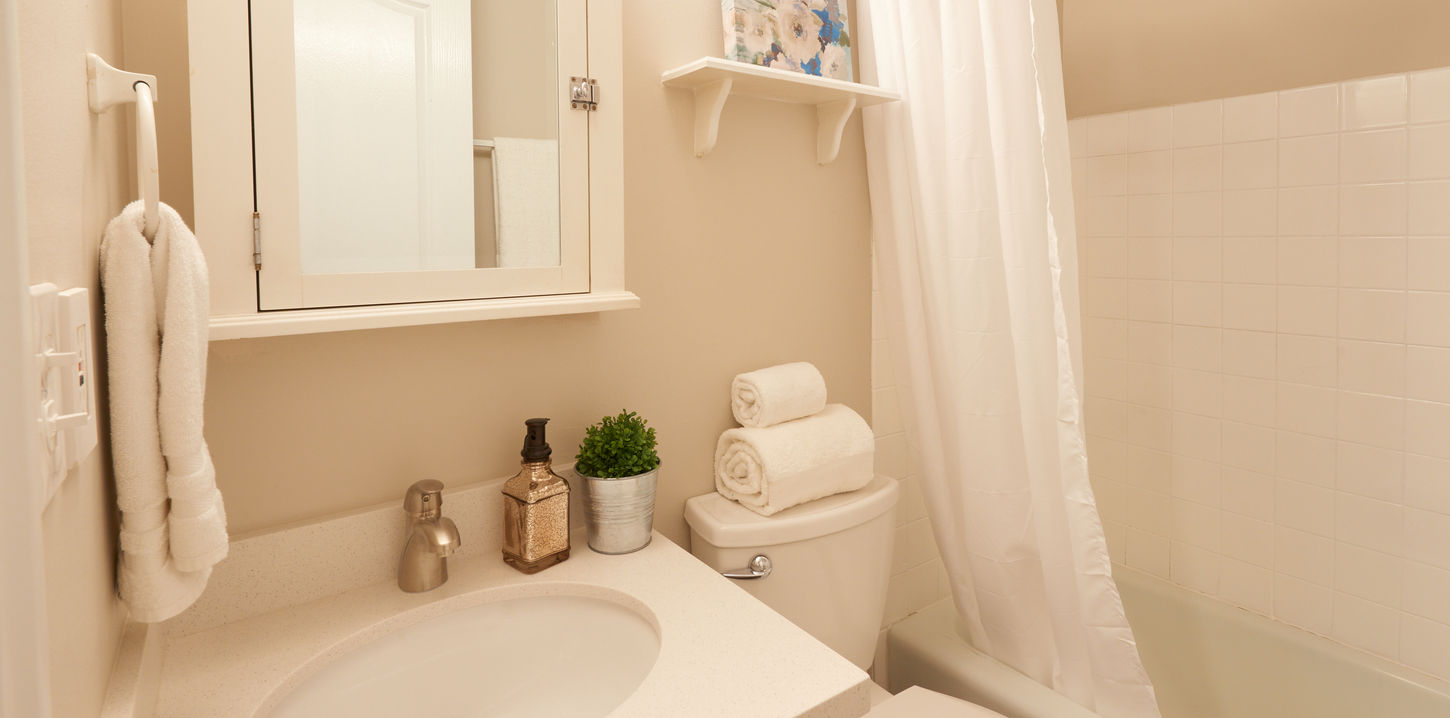 CR_JL_bathroom 0161.jpg