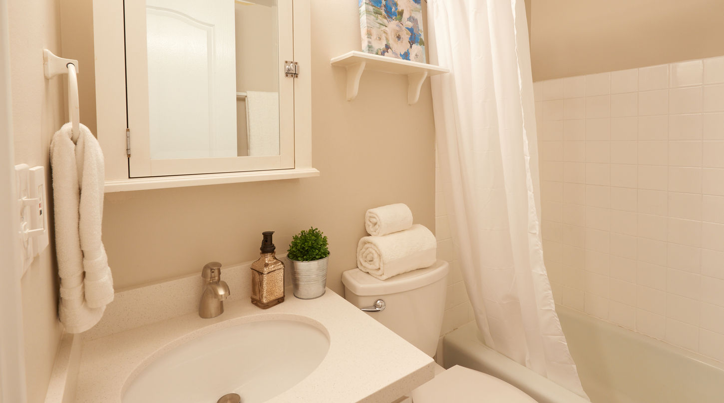 CR_JL_bathroom 0161.jpg