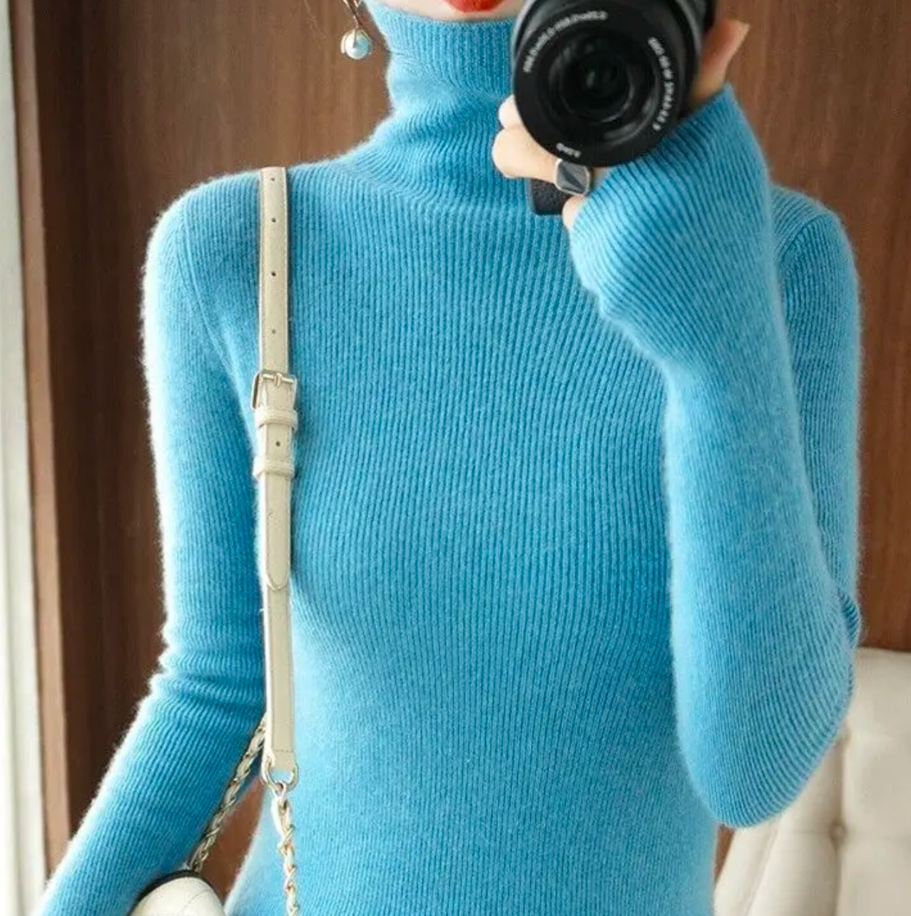 Long Sleeve Turtleneck Sweater in Lake 