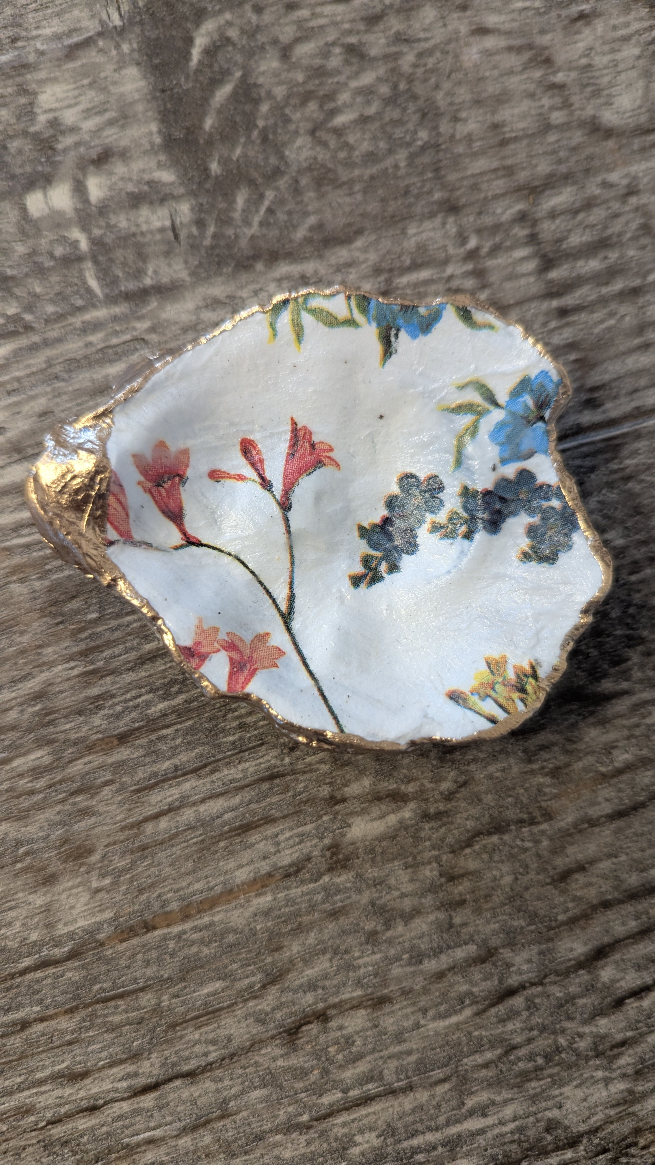 One -Of -A-Kind Sea Shell Trinket Dish Wildflowers 