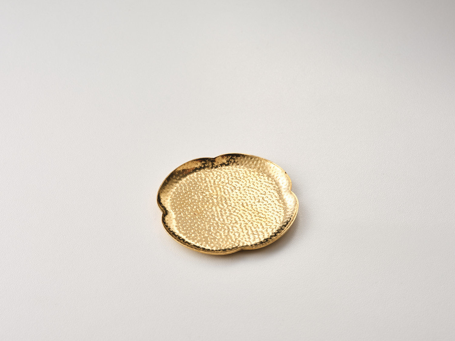 4D.00.20金色垂目小碟