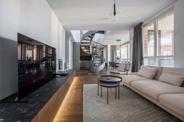 BLUISH - buto individualus interjeras. Svetainė, laiptai. YCL studio