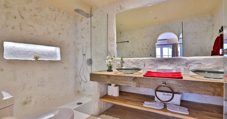 villa-montsalvat-lemuria-bathroom-double-vanity-glass-sinks-ibiza.jpg