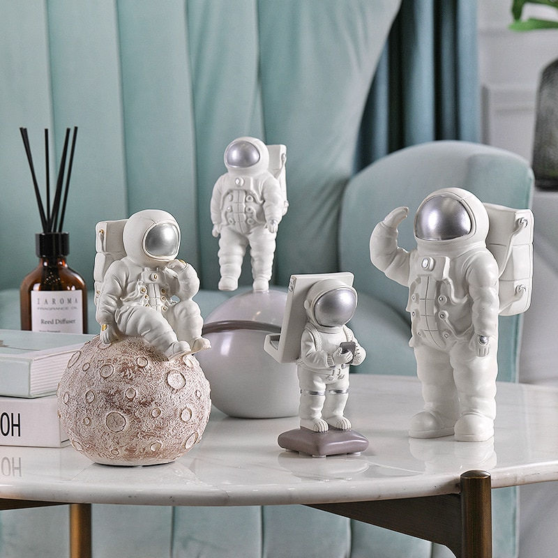 Thumbnail: Europe Space Man Figure Astronaut Figurines Modern Creative Phone Holder 
