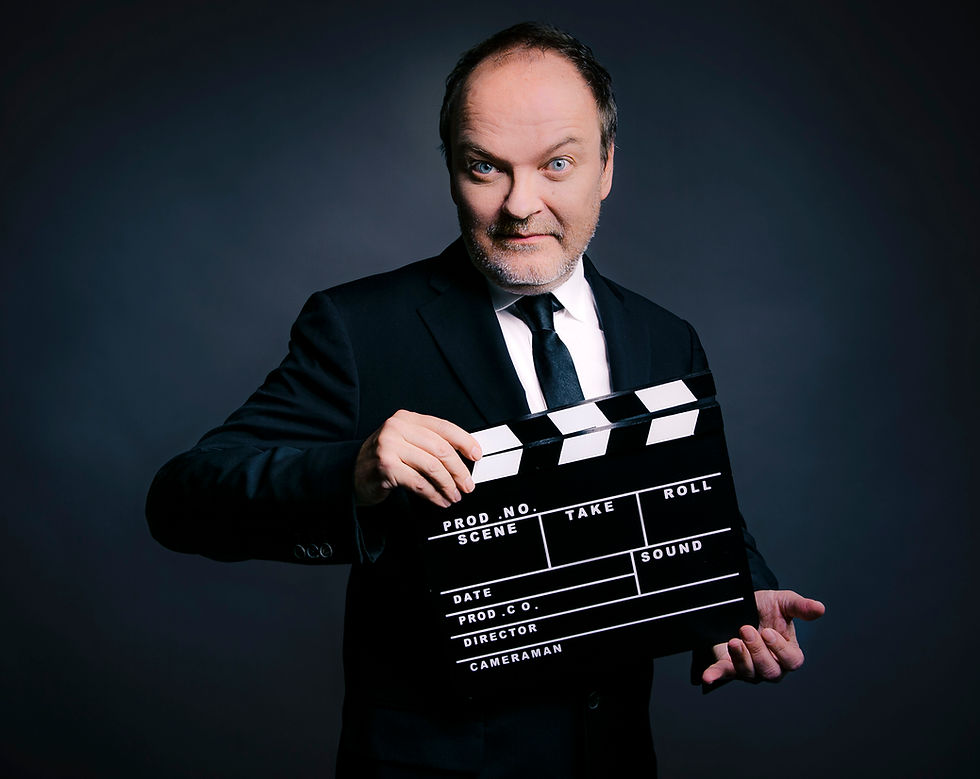 Interview: Jens Wawrczeck über seine Hommage an Alfred Hitchcock