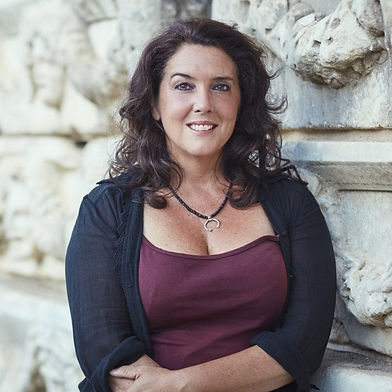 Dr Bettany Hughes