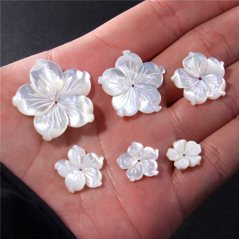 2Pcs/lot Natural Carved Mother of Pearl Charm Bead White Flower Shell Beads