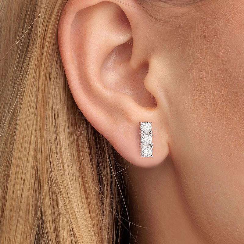 Miniature : Elegant Stud Earrings Round Certified Moissanite Diamond For Women 925 Silver