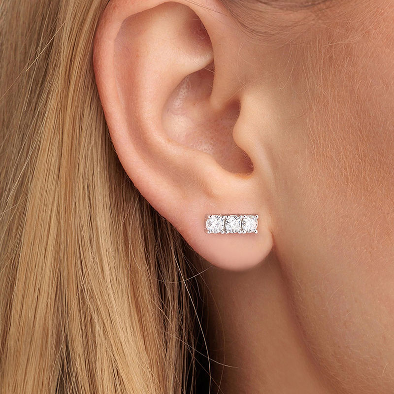 Miniature : Elegant Stud Earrings Round Certified Moissanite Diamond For Women 925 Silver