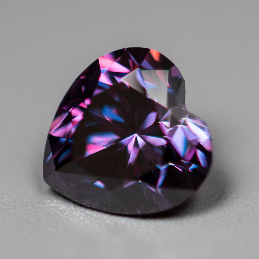 Miniaturbild: Royal Purple Heart Shape Moissanite Loose Stones with GRA Certificate